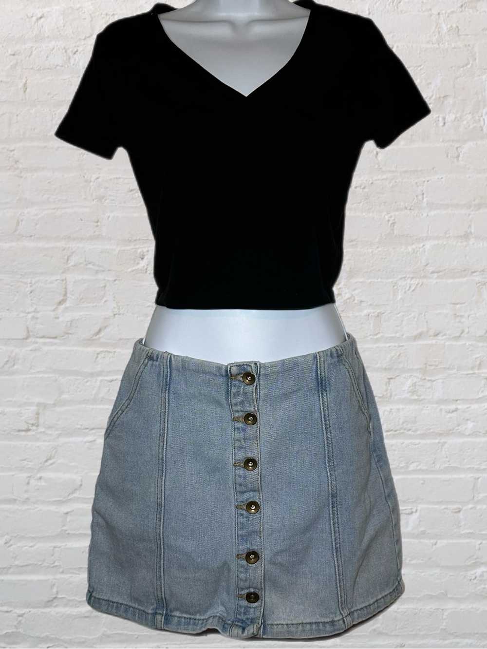 Forever 21 Light Blue Denim Button Front Mini Skirt in Women’s Size Medium